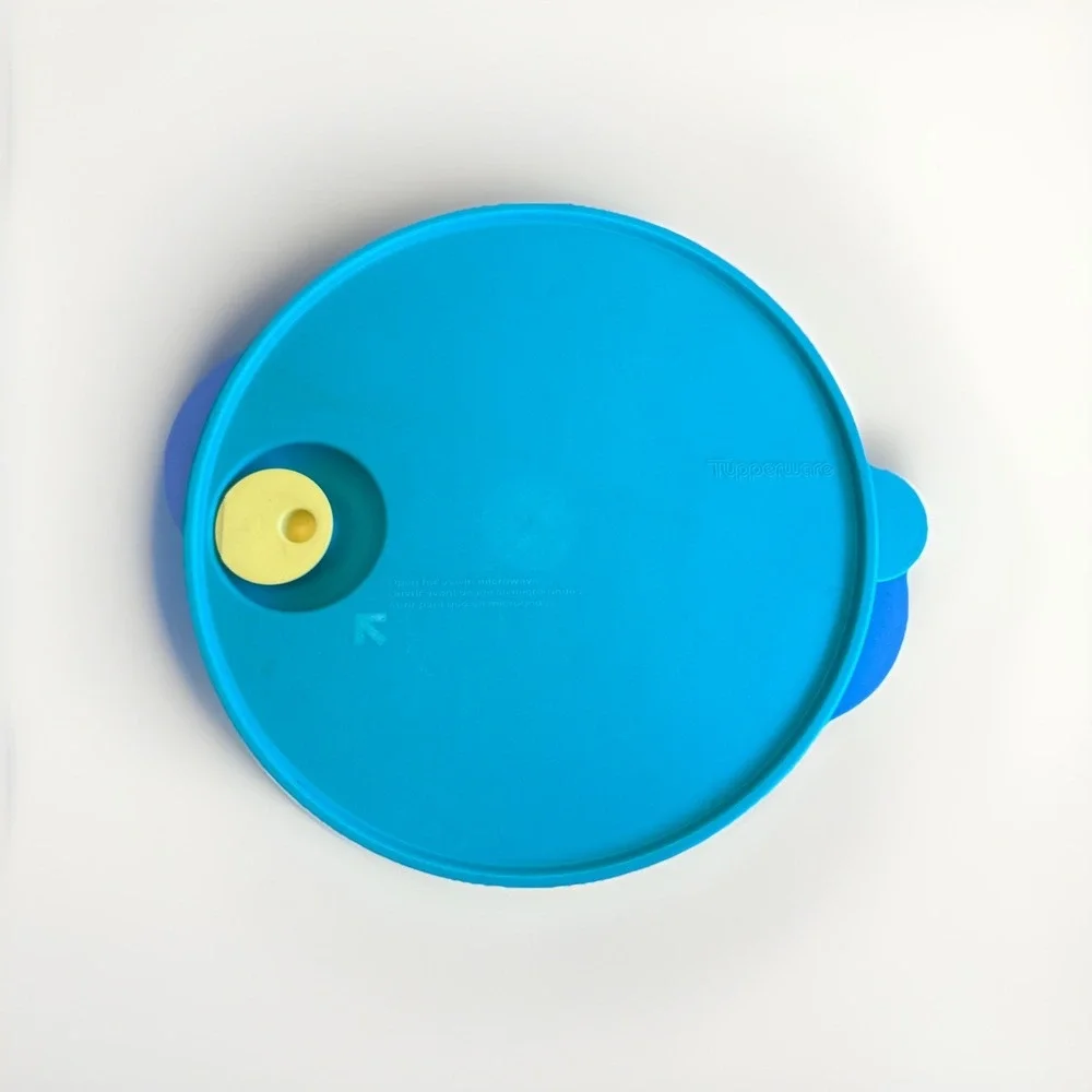 2 - TUPPERWARE CRYSTAL WAVE DIVIDED ROUND 10
